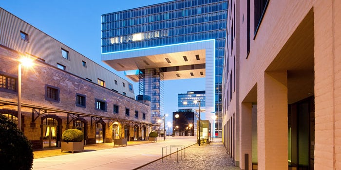 FLS-KARRIERE-faq-seite-koeln-rheintower